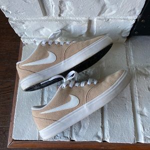 Nike skateboard sneakers